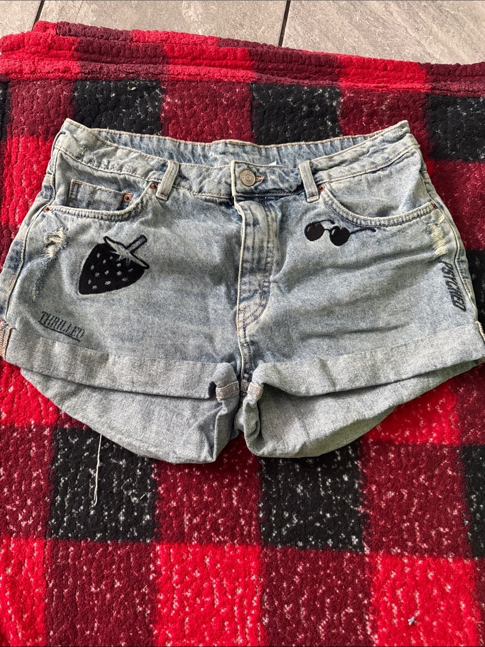 Light Wash Denim Women's Shorts with Embroidered Details - Light Blue